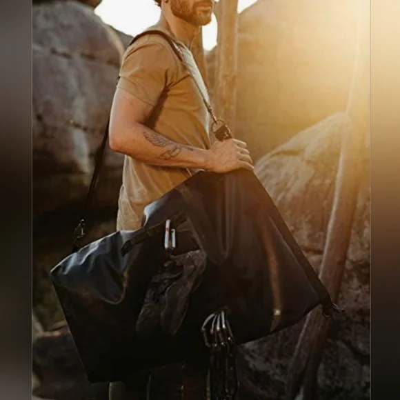 45L Black On The Roam Bag (So ill/ Jason Momoa) Discontinued XXL Size - Picture 3 of 5